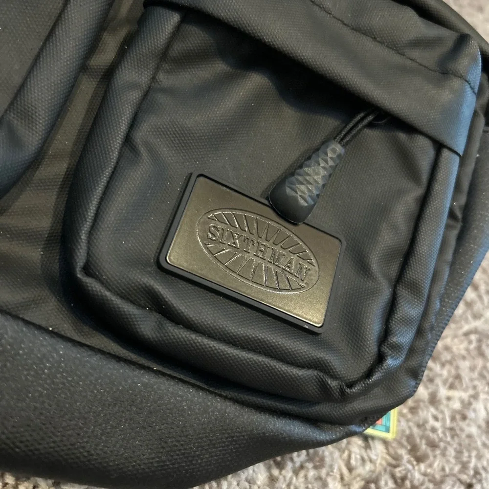 SIXTHMAN Black Crossbody‎ Bag Messenger Bag Adjustable Strap Multiple Pockets